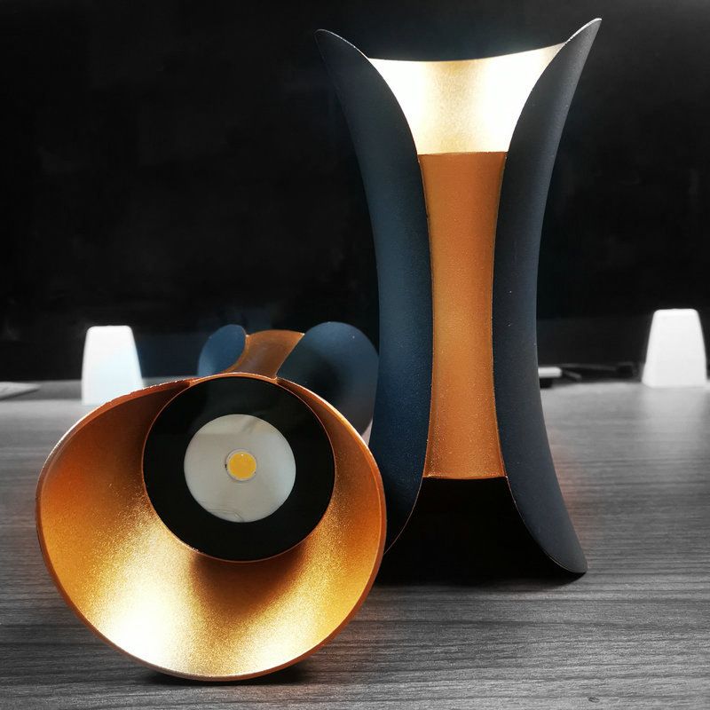 Curl Shape Wall Light Modern Style Metal 1 Light Wall Lamp in Black/White