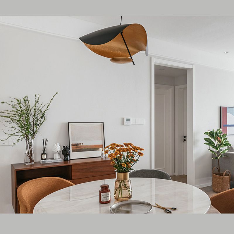 Modern Creative Creative LED Light Light Iron Ithing Hanging Lampada con tonalità in foglio d'oro