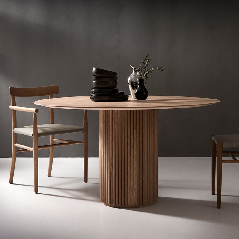 Round Shape Modern Dining Table Wood Color Fixed Table with Solid Wood