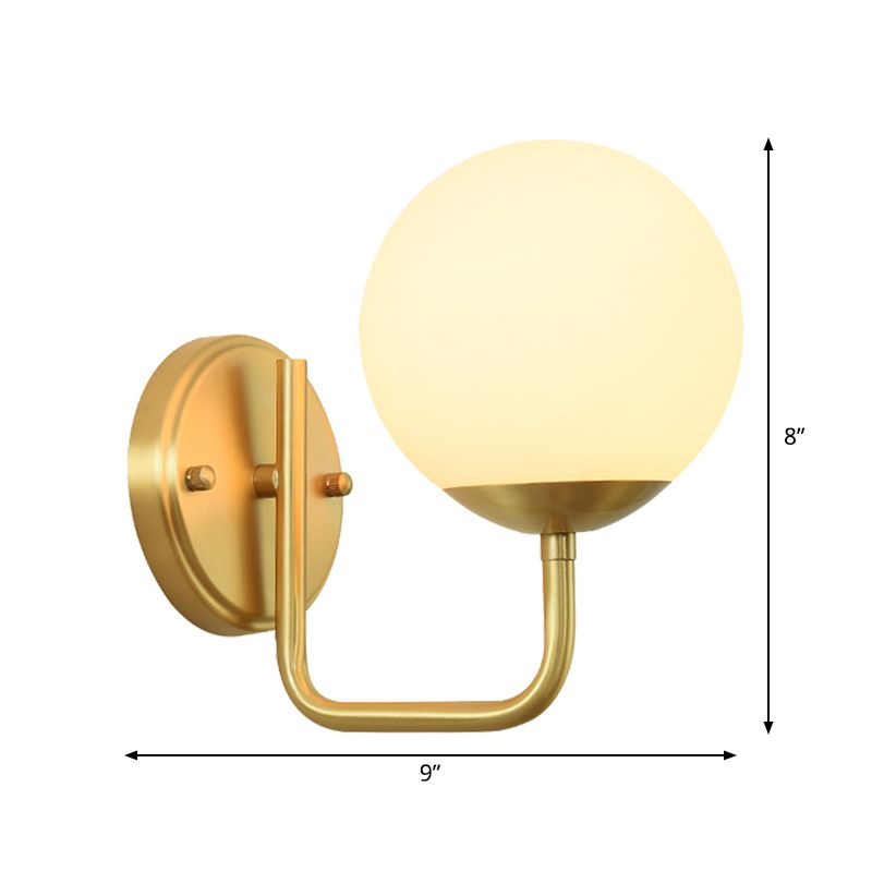 Enkele hoofdgang Wandverlichting Eenvoudige Gold Wall Light Sconce met wereldwijde witte glazen schaduw