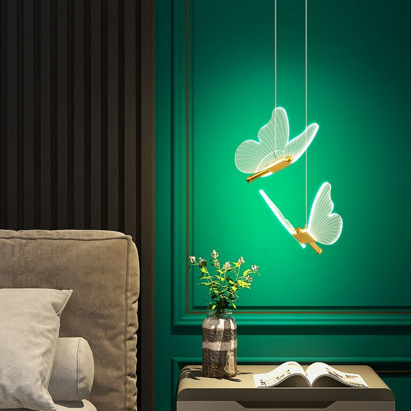 Eisengold Anhängerlampe im modernen luxuriösen Acryl -Schmetterling LED Hängende Lampe für Schlafzimmer