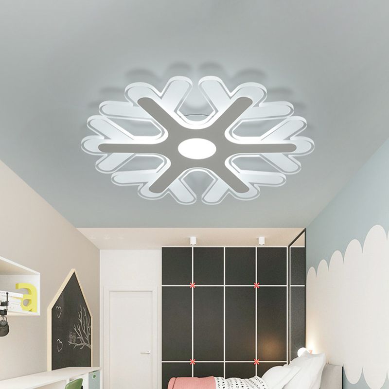 Zeitgenössische Schneeflocke Flush Decken Licht Acryl Schlafzimmer LED Flushmount-Lampe in Warm/White Light, 8 "/16.5" /20.5 " Breite