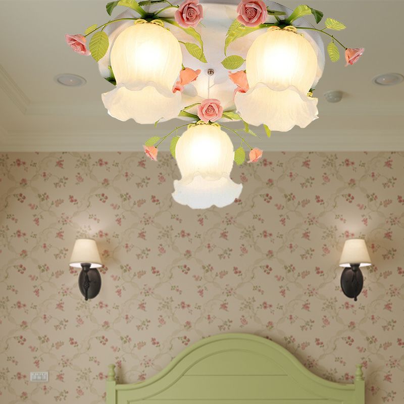 Metal White Ceiling Light Fixture Scalloped 3/5 Lights Pastoral Flush Mount Lighting for Living Room