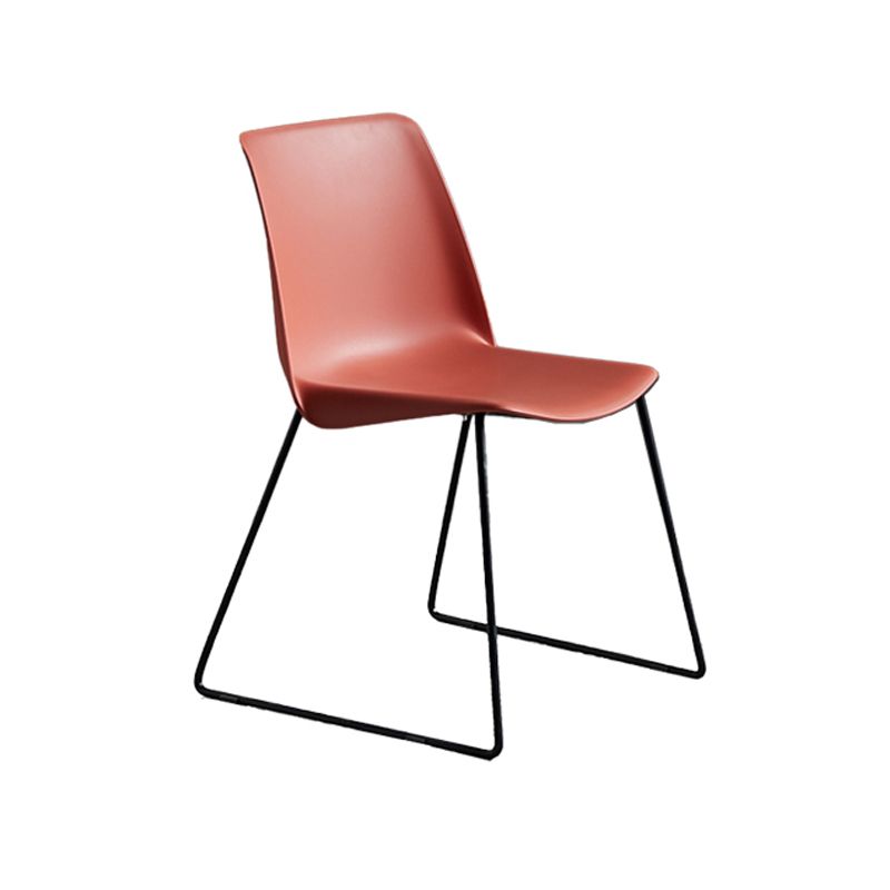Silla de comedor sin brazo de plástico de estilo industrial