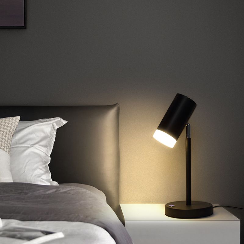 Geometrie -Tischlampe moderner Metall mit einem Lichttischlicht