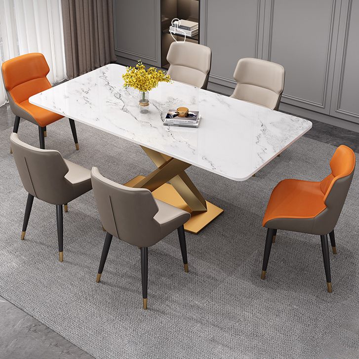 Silla de comedor moderna Parsons curvada de cuero con acabado mate