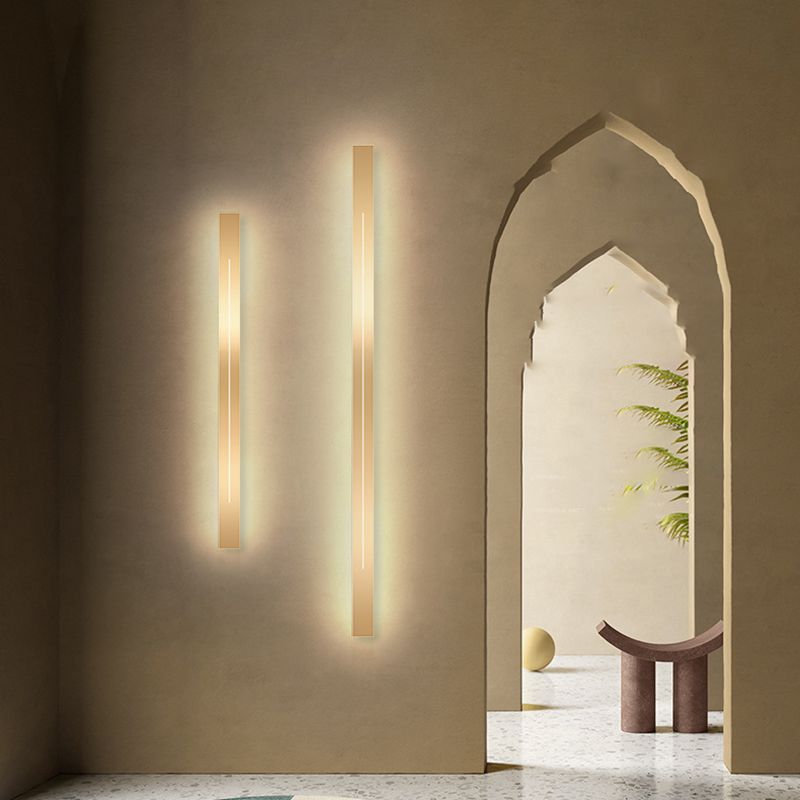 Metal Linear Shape Wall Mount Lighting Modern 1 Light Wall Mounted Light Fixture in Gold