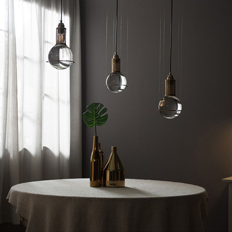 Moderne luxe enkele hanglamp licht elektroplate Iron Globe hangende lamp met kristalschaduw