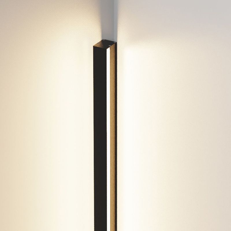 Linear Shade Metal Wall Sconce Modern Style 1 Light Wall Mounted Lighting in Black