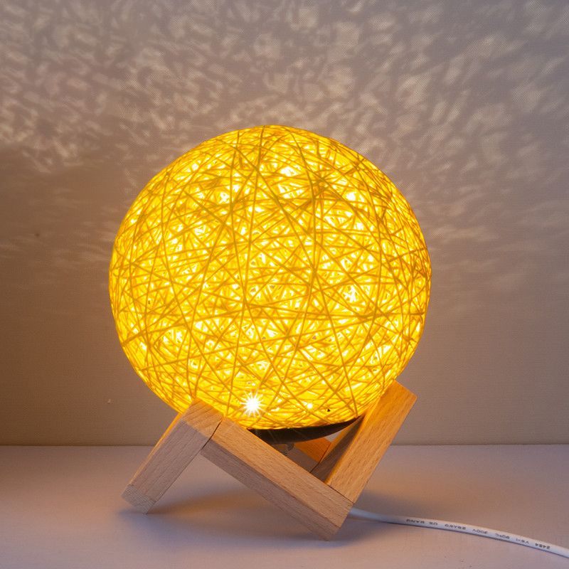 Lampada notturna di bambù Globe contemporanea 1 illuminazione da tavolo da finitura giallo chiaro con base di legno