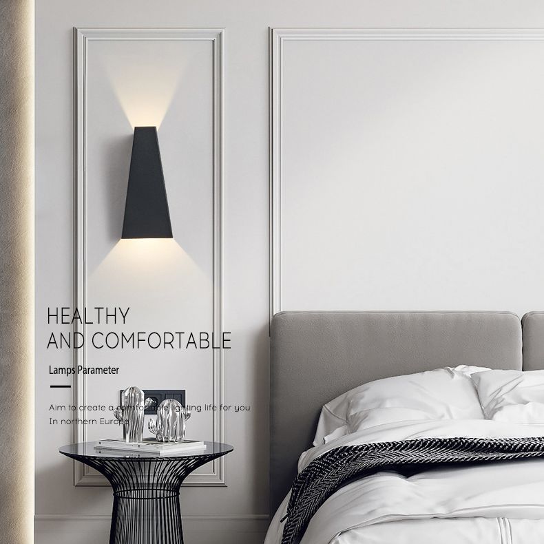 Modern Minimalist Style Geometric Up and Down LED Wall Sconce Metal Wall Light for Stairway