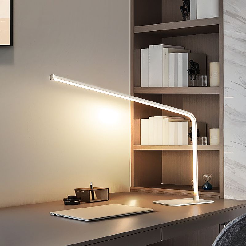 Noordse stijl LED -tafellamp moderne bureaulamp voor studieslaapkamer