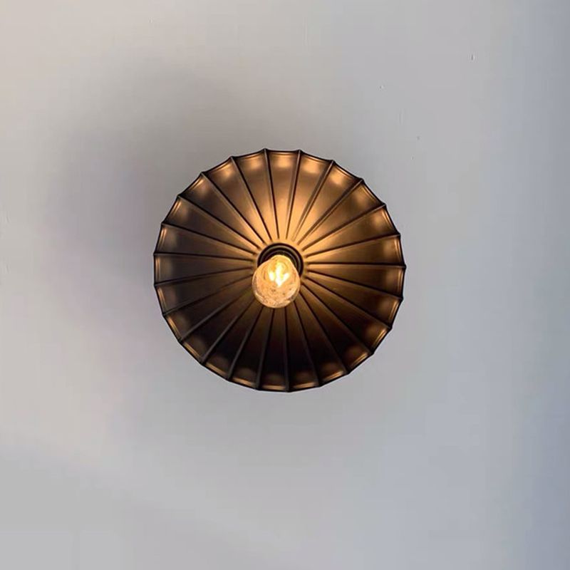 Noir près de lampe à plafond style industriel metal de plafond évasé