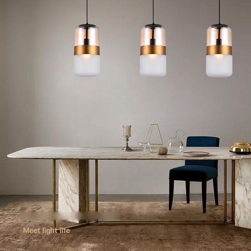 Gouden cilindrisch hangend plafondlicht minimalistisch stijl glazen plafond hanglampje