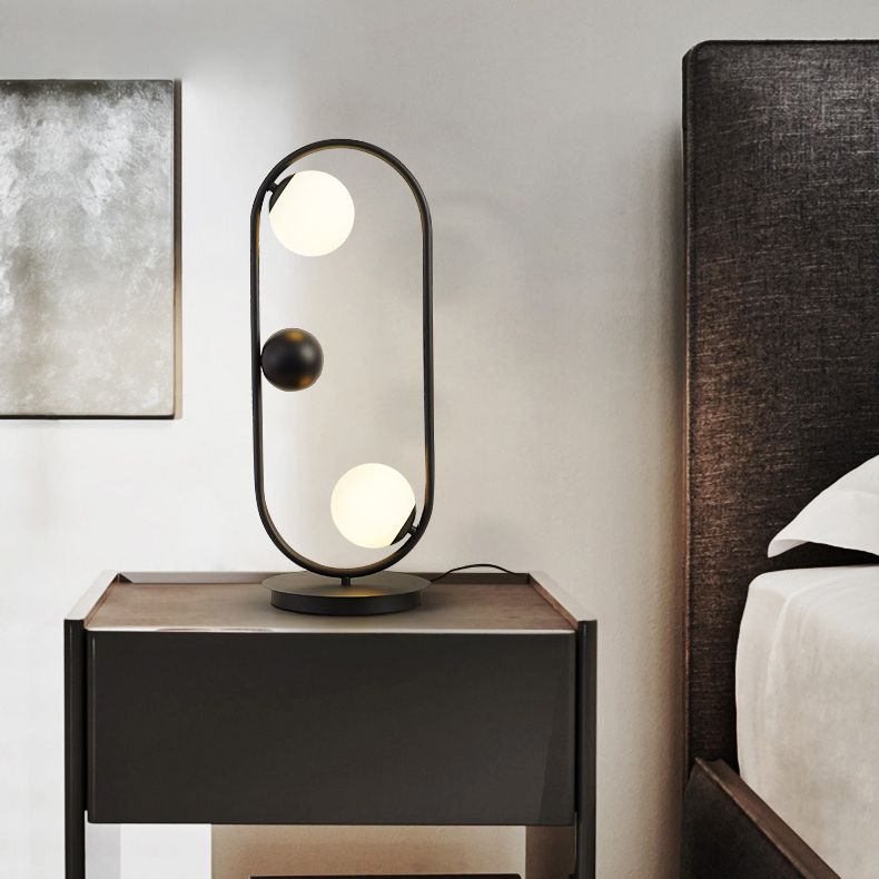 Lampada da tavolo decorativa per la casa in stile postmoderno in vetro opale con linee metalliche, lampada da comodino per camera da letto