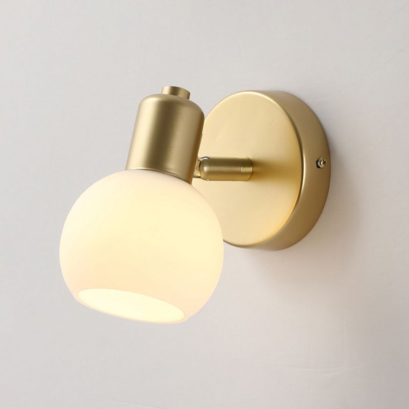 Lampada a parete in stile minimalista Light Aibrowture White Ball Wall Sconce Light With Glass Shade
