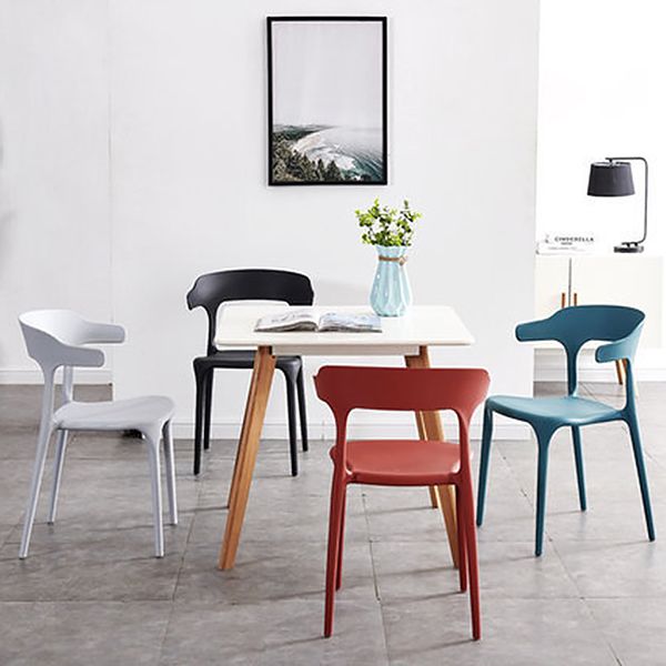 Kunststoff moderner Küchenseitenstuhl 20 '' breiter mattes Finish Armstuhl mit 4 Beinen