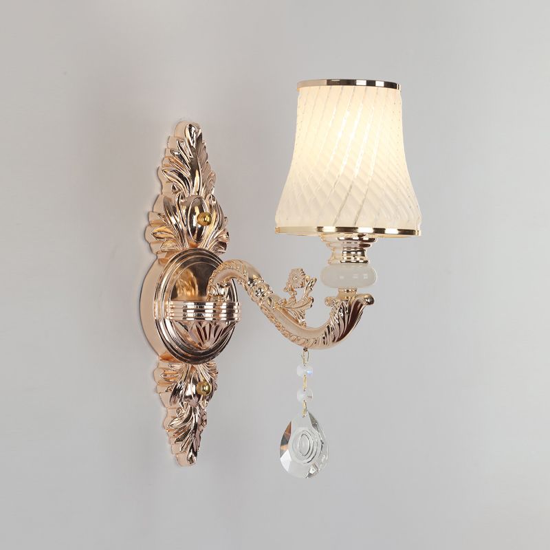 Lámpara de pared de vidrio texturizado cónico Lámpara de pared de pasillo vintage con drapeado de cristal en dorado