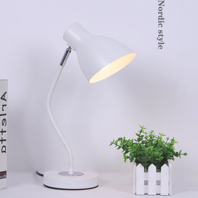 Lámpara de mesa de tono de domo de estilo macarrón nórdico Diseño de brazo ajustable de metal Luz de noche de 1 luces