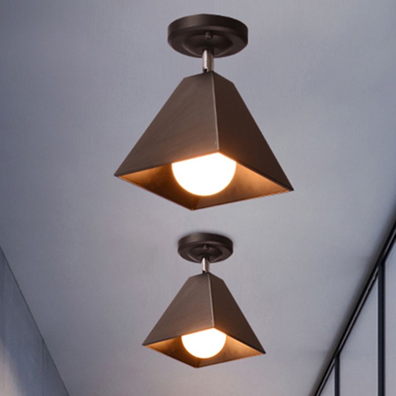 1 cabeza Craftsman Flush Mount Luz moderna de techo de metal elegante para la tienda de telas de oficina