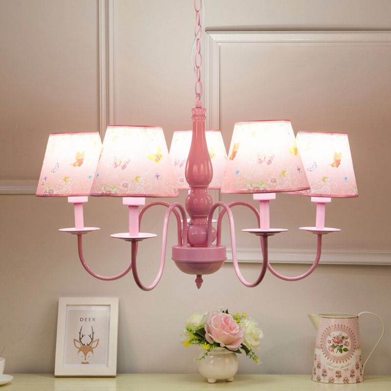 Pink Butterfly Pendant Light 5 Heads Contemporary Metal Chandelier avec une teinte en tissu pour la chambre de filles