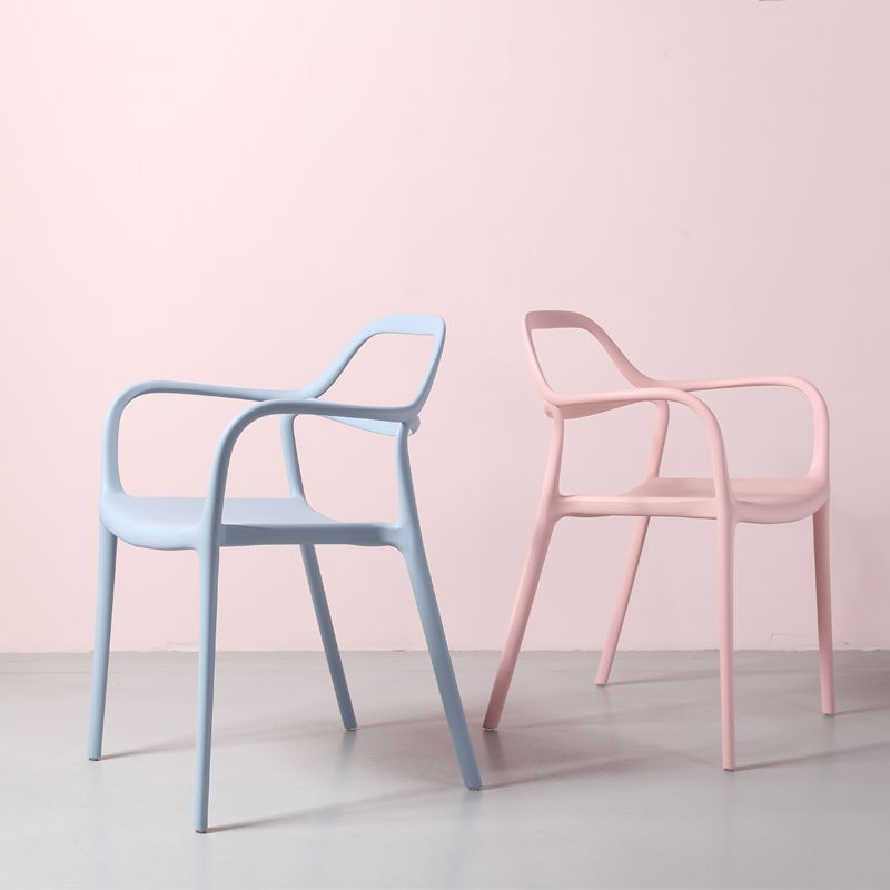 Chaises de salle à manger en plastique de style contemporain dinant des chaises empilables pour la cuisine