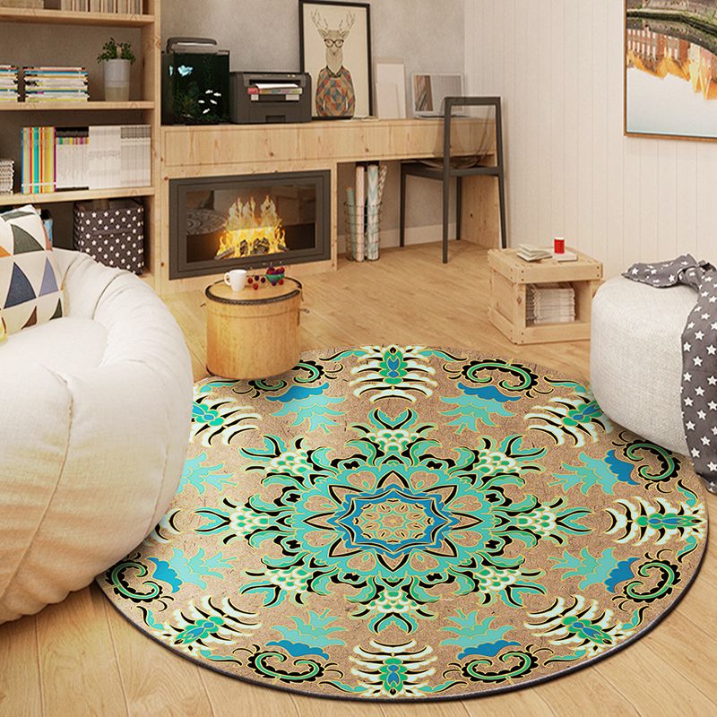 Tapis à imprimé floral multicolore