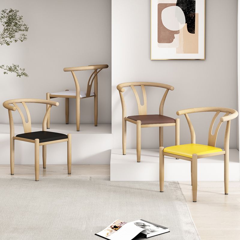Chaises en métal de style contemporain