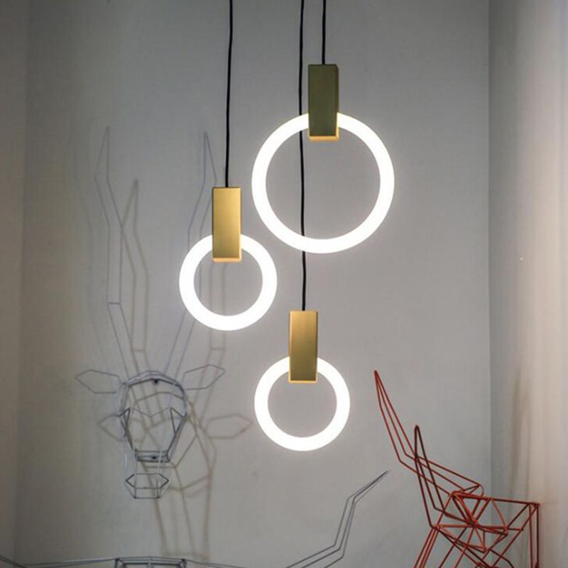 Luce appesa a LED in oro in alluminio in moderno luce a filo in ferro battuto in ferro battuto con tonalità acrilica