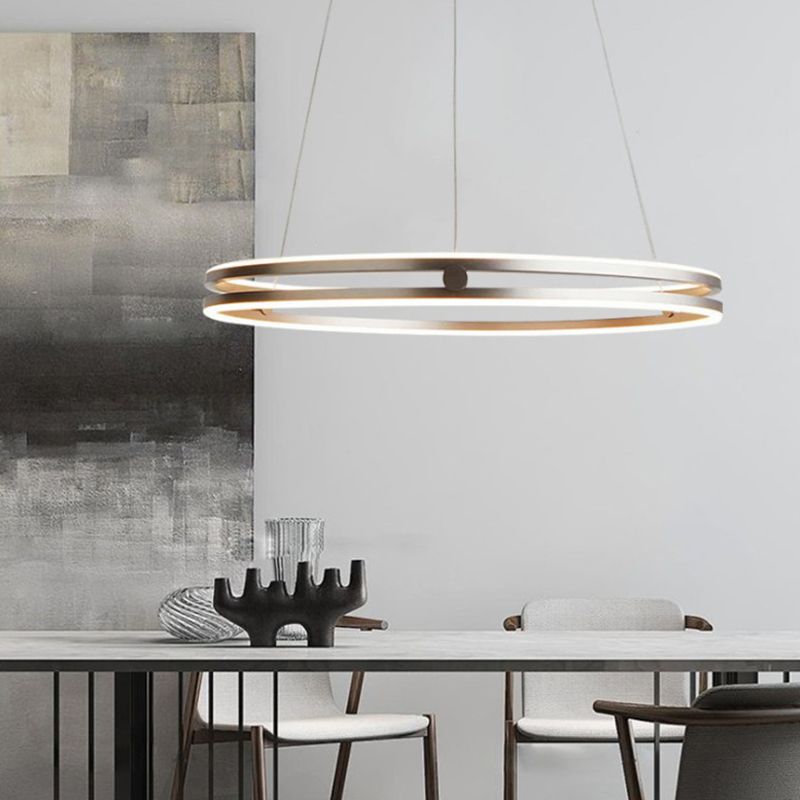 Luce a ciondolo circolare oro Postmoderno lampadario in metallo a LED per sala da pranzo
