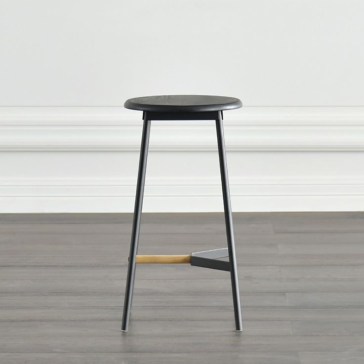 Taburete de bar negro moderno, taburete de bar sin brazos de madera con reposapiés y base de hierro
