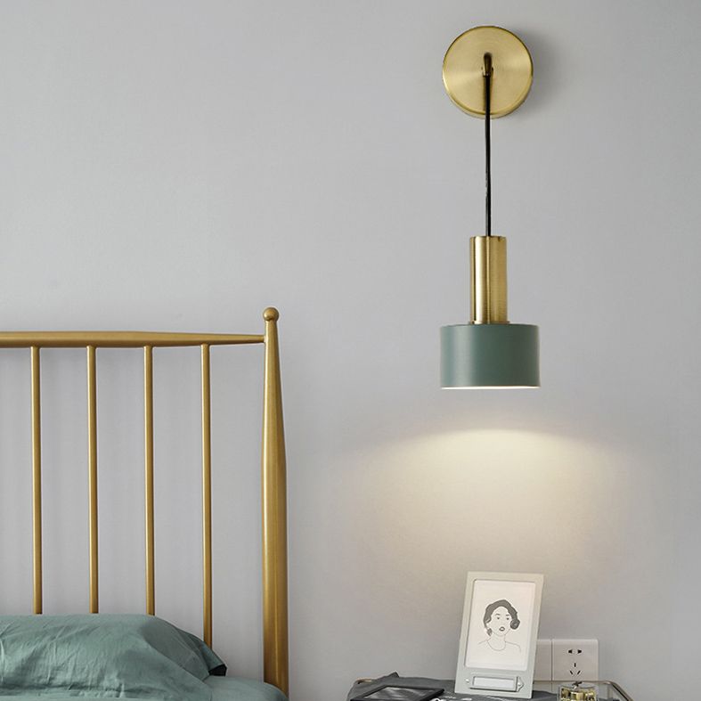 Iluminación de apliques de pared cilíndrica de metal de estilo moderno luz montada en la pared para dormitorio