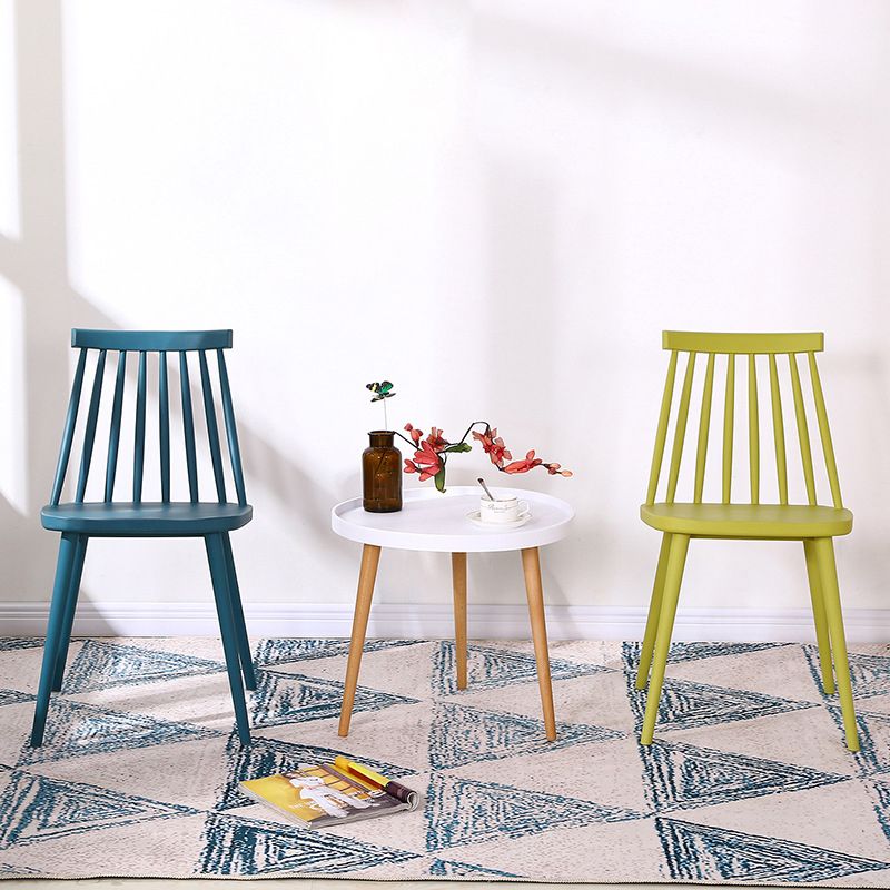 Chaise en plastique intérieure moderne