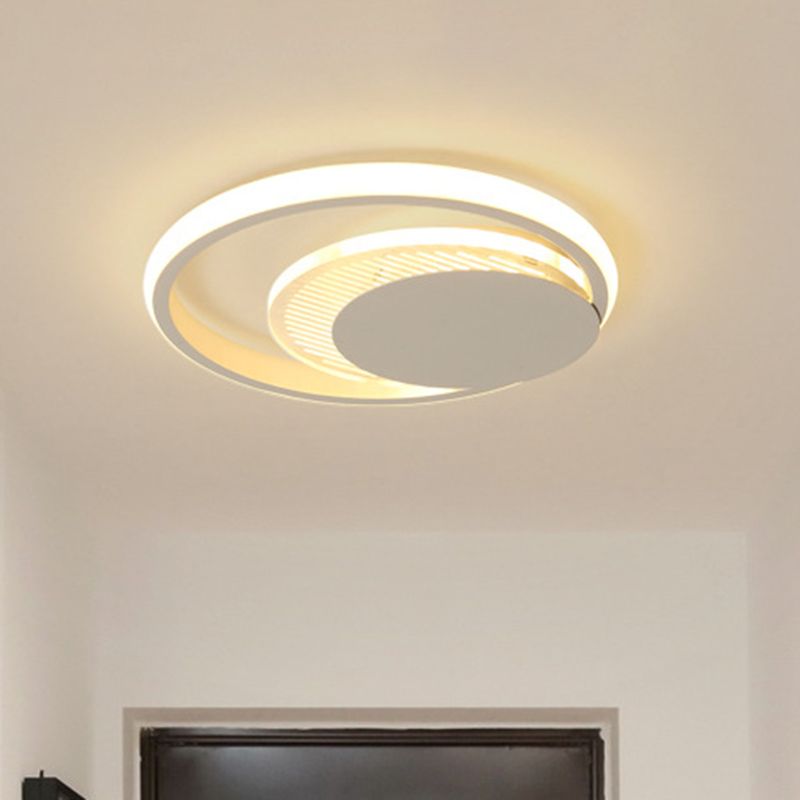 Metal Circle Flush Ceiling Light Simple White/Black Finish LED Flushmount Lamp in White/Warm Light
