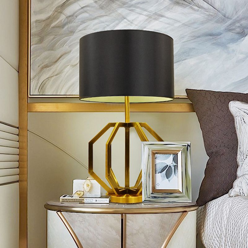 Modernistische gearceerde nachtkastje lampstof 1 lamp leesboek licht in zwart met metalen basis