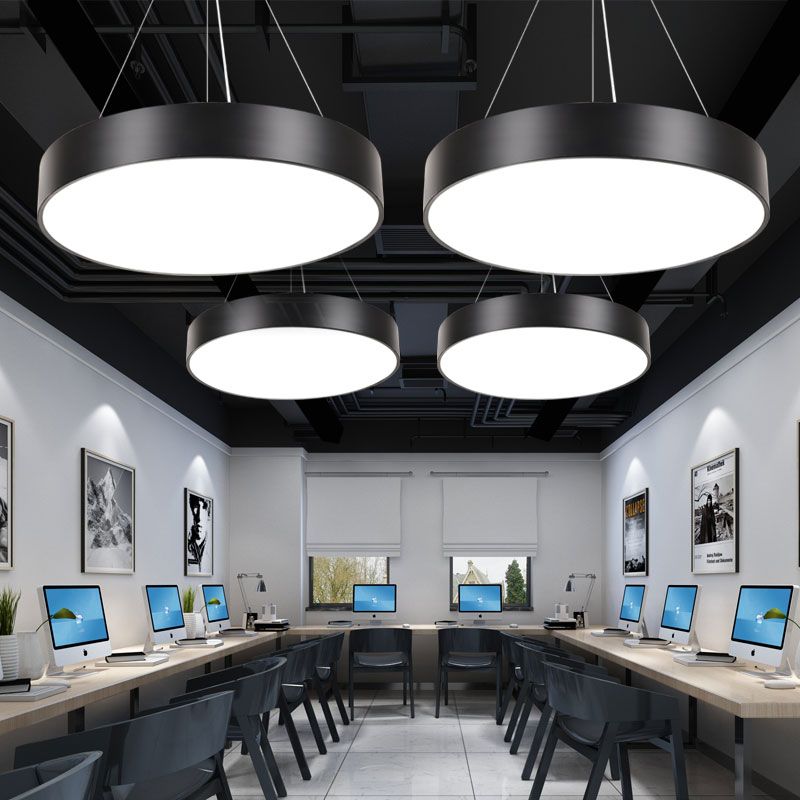 Lampes suspendues moderniste en métal avec des luminaires d'éclairage pendentif à LED à l'ombre acrylique