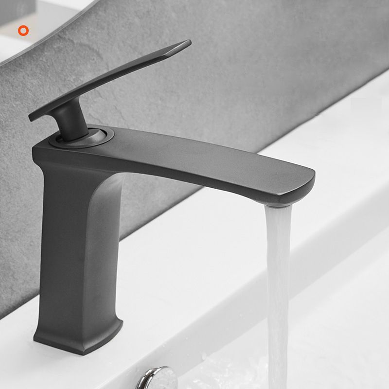 Full Brass 1 Handle Vessel Sink Bathroom Faucet Hot and Cold Water Faucet with Drain