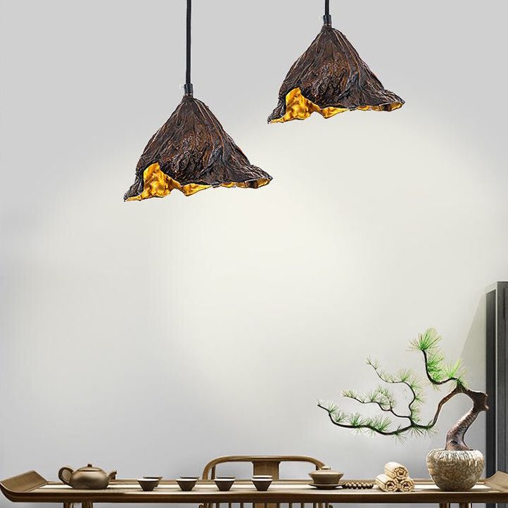 Forme de feuille de lotus flétrie Éclairage suspendu en métal de style postmoderne Lampe suspendue pour le chevet