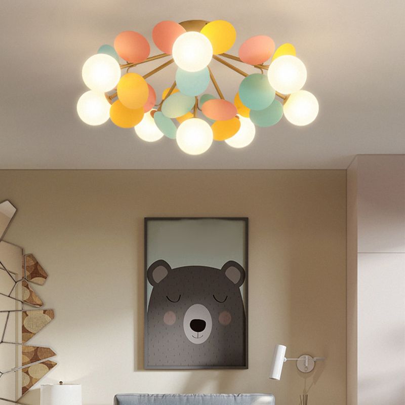 Petali eleganti Nordic Lampada del soffitto in vetro bianco camera da letto semifulò