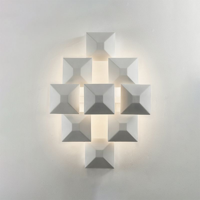 Lampada a parete geometrica in bianco/nero modernista 1/3 luci con tonalità metallica.
