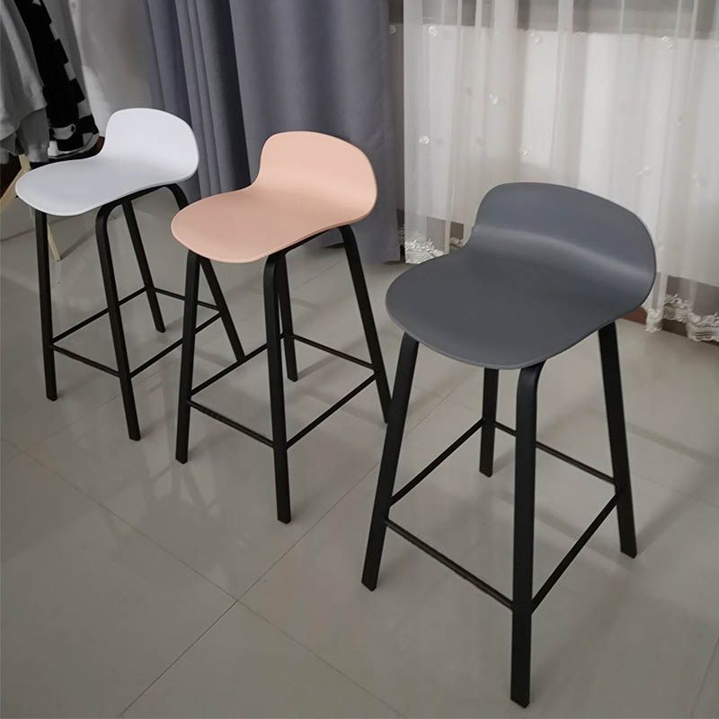 Contemporary Indoor Low Back Armless Bar Stools with Metal Legs