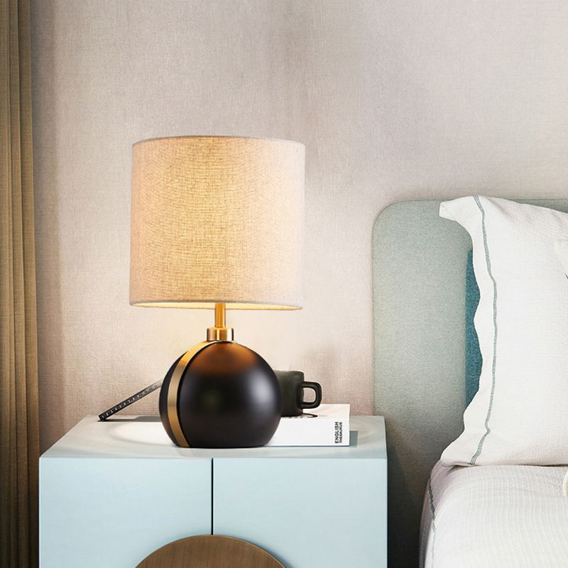 Black Global Table Light Modern 1-Head Metal Night Lamp with Cylinder Flaxen Fabric Shade