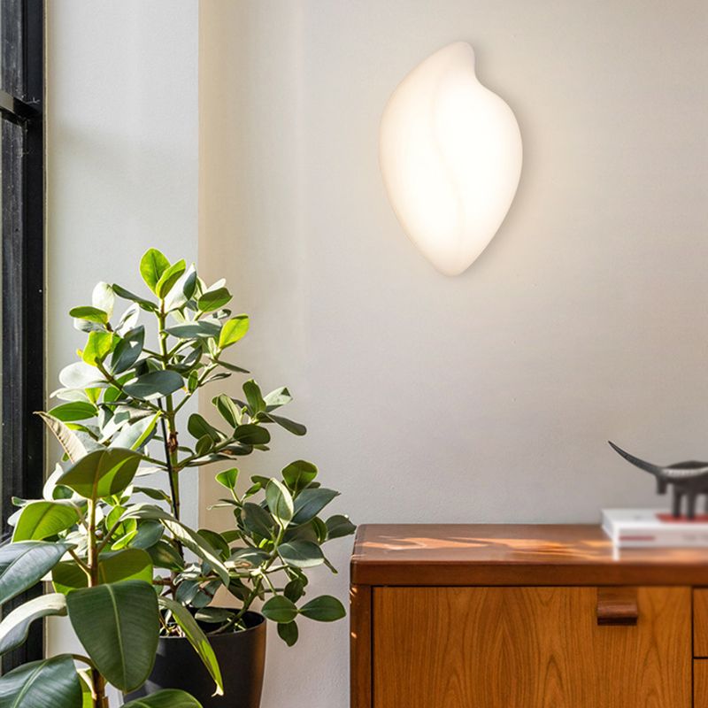 Single Modernism Wall Mounted Sconce White Acrylic LED Wall Light for Bedroom