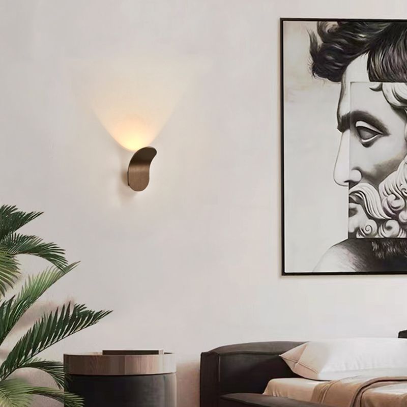 Metal Oval Shade Wall Sconce Modern Style 1-Light Wall Mounted Light