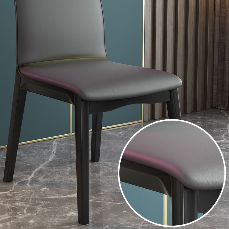 Moderne Küchenlederquadrat -Essstühle Parsons Stuhl mit Holzbeinen
