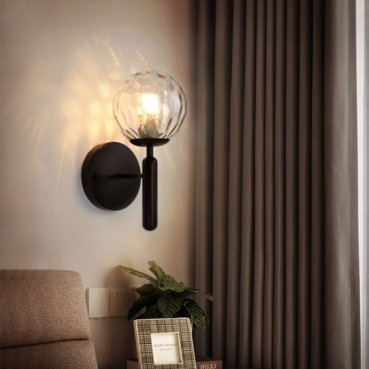 Modern Creative Globe Wall Lamp Wrought Iron Indoor Wall Sconce with Glass Shade