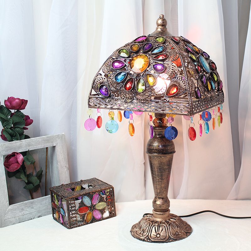Lampada da tavolo anticata cava con 1 lampadina da comodino in metallo in bronzo per soggiorno
