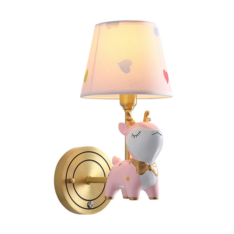 Montano a parete di cervo Kids Kids Resin Baby Room Wall Lighting con tonalità in tessuto affusolato in rosa