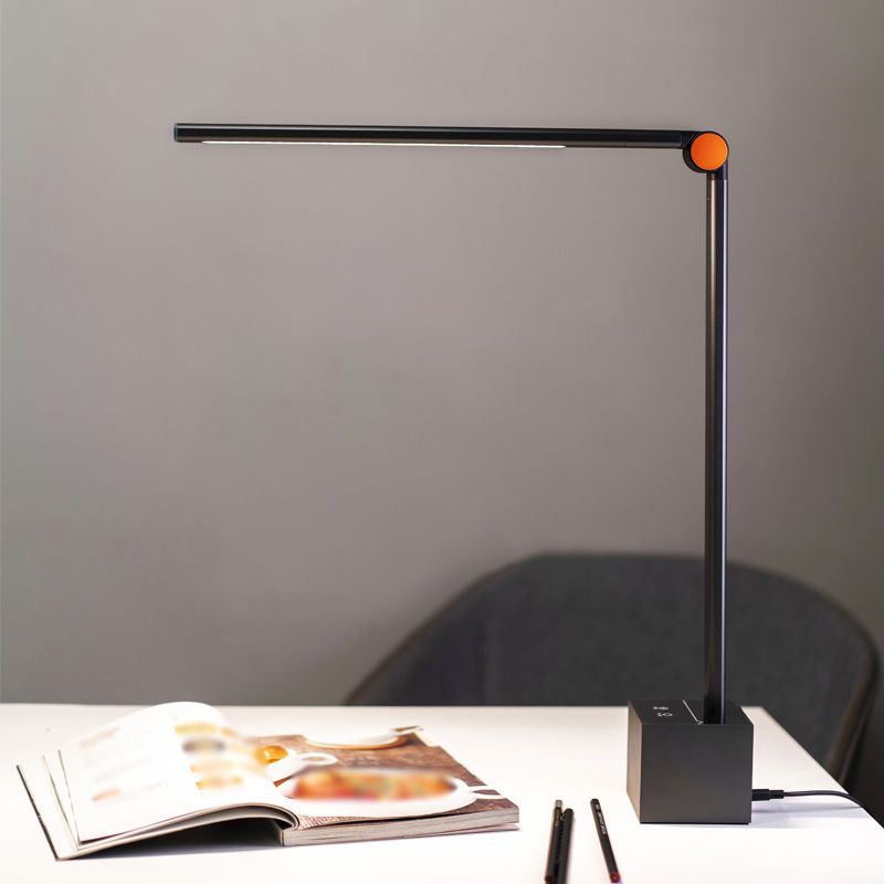 Lampada da tavolo da notte lineare stile moderno in metallo lampada da comodino singolo leggero in nero