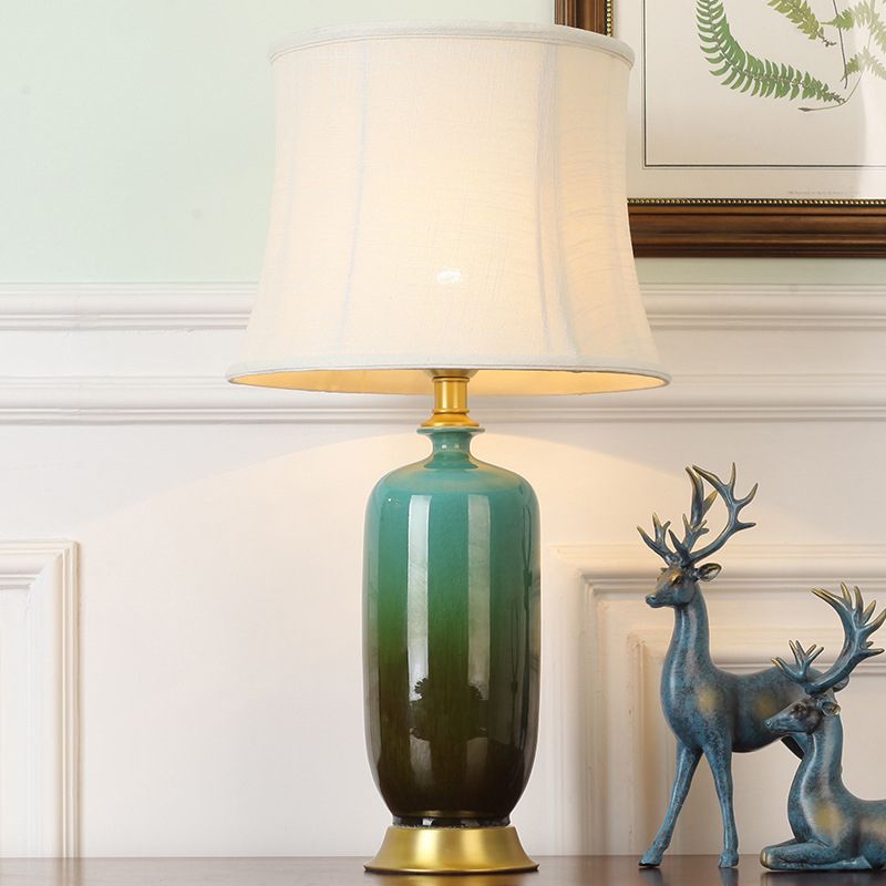 Lampada da tavolo bianca affusolata Lampada da comodino in tessuto minimalista a 1 testa con base in ceramica Ombre